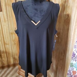Nwt AUW Tank